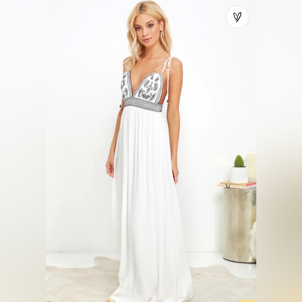 NWT Lulu’s Days of Sunlight Embroidered Maxi Dress